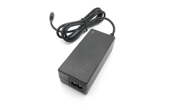 بیش از ولتاژ AC به آداپتور DC قدرت دسکتاپ 36W 12V UK پلاگین برای تلویزیون ال سی دی