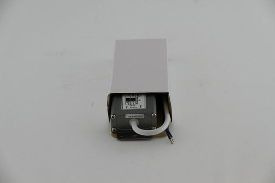 50Hz 切換え力一定した現在の屋外 LED の運転者 600mA 20W の単一の出力