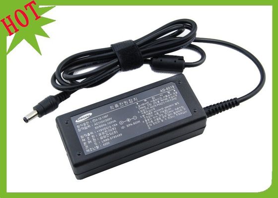 ยูนิเวอร์แซ AC Power Adapter 19V แบบพกพาชนิดตั้งโต๊ะ 3.42A อะแดปเตอร์