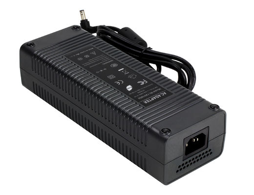 Adaptateur noir à C.A. d'ordinateur de 200 W, approvisionnement d'alimentation CC À C.A. du PC 12V16.7A d'ITX