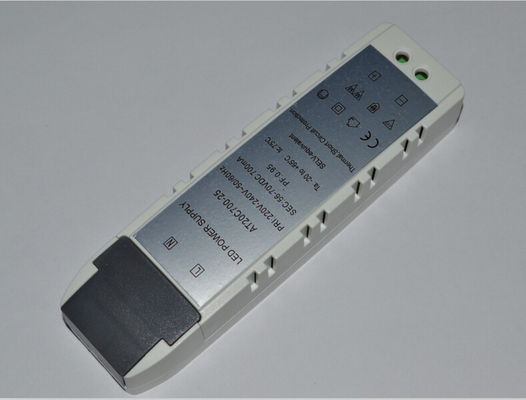 80W il driver principale corrente costante 120V 2400Ma, CC di CA ha condotto l'alimentazione elettrica della striscia 24V