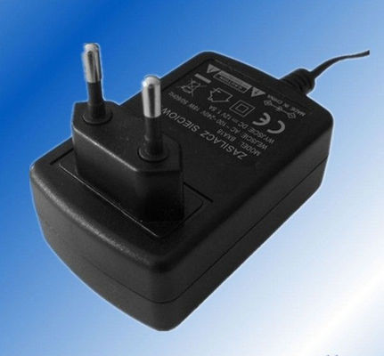 De muur zet Internationale Machtsadapter op