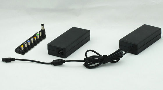 Curso do mundo que comuta o adaptador do poder do portátil da C.A. para o europeu/E.U./Reino Unido/AU