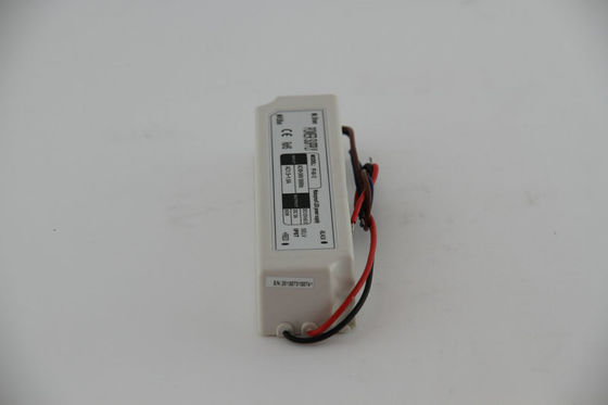 60 ワットの一定した電圧 LED 運転者 IP67 24V DC の高い信頼性をつける LED