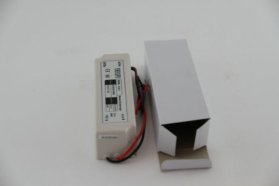 60 ワットの一定した電圧 LED 運転者 IP67 24V DC の高い信頼性をつける LED