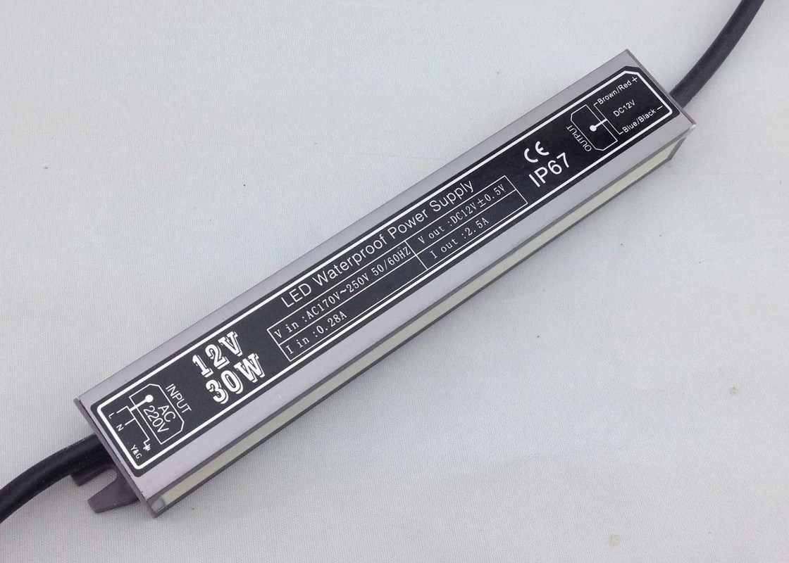 30 ワットの LED ピクセルのための一定した電圧 LED 電源 12VDC/DC 24V はつきます